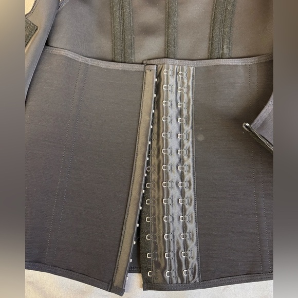 Untagged Women's Body Shaper Tank Top with Zipper and Waist Trainer Size XL - Picture 1 of 6